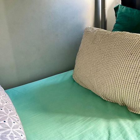 Female-Dortoir Femme -Dorm Shared Room Paris 보비니 외부 사진